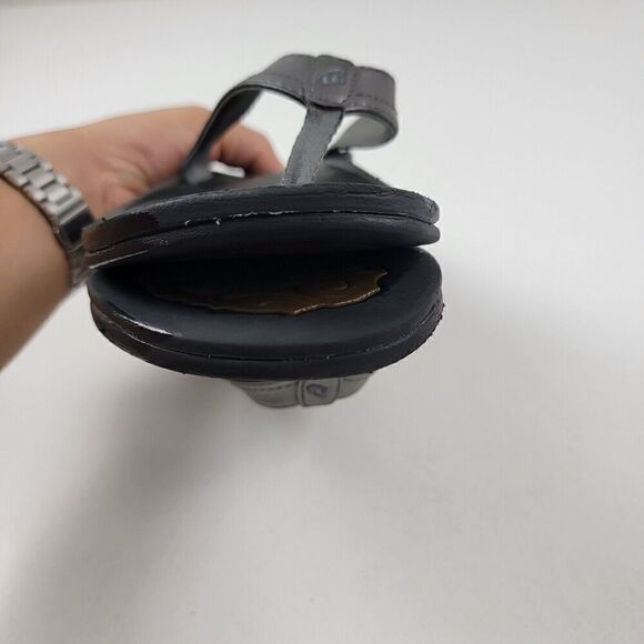 Olukai Metallic Silver Leather Flip Flop Thong Sandls Beach Comfort Womens 7.5 - Picture 9 of 11